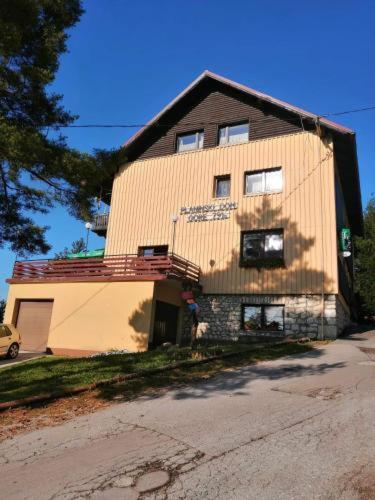 Planinski dom Gore Aparthotel Dol pri Hrastniku Exteriör bild